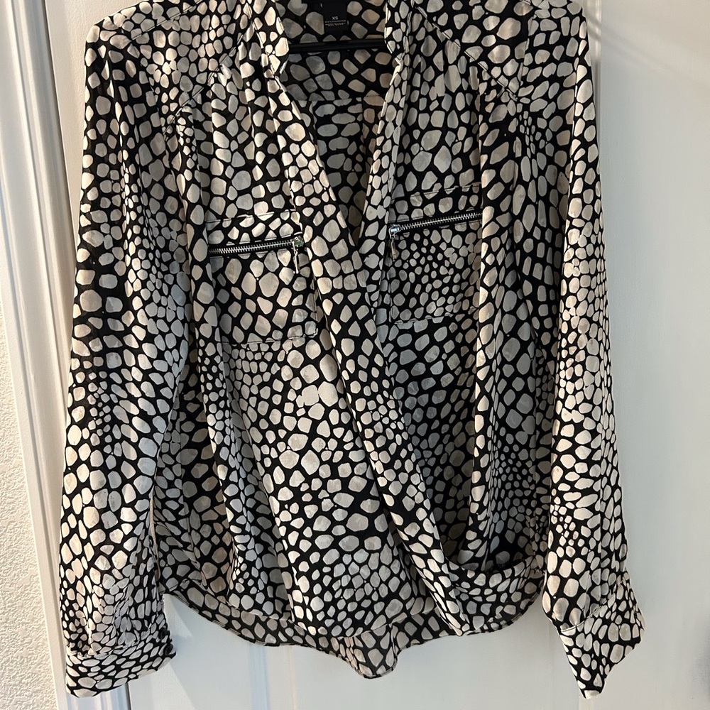 INC International Concepts Black & White Patterned Blouse